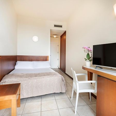 Hotel Bellevue Beach Milano Marittima Buitenkant foto