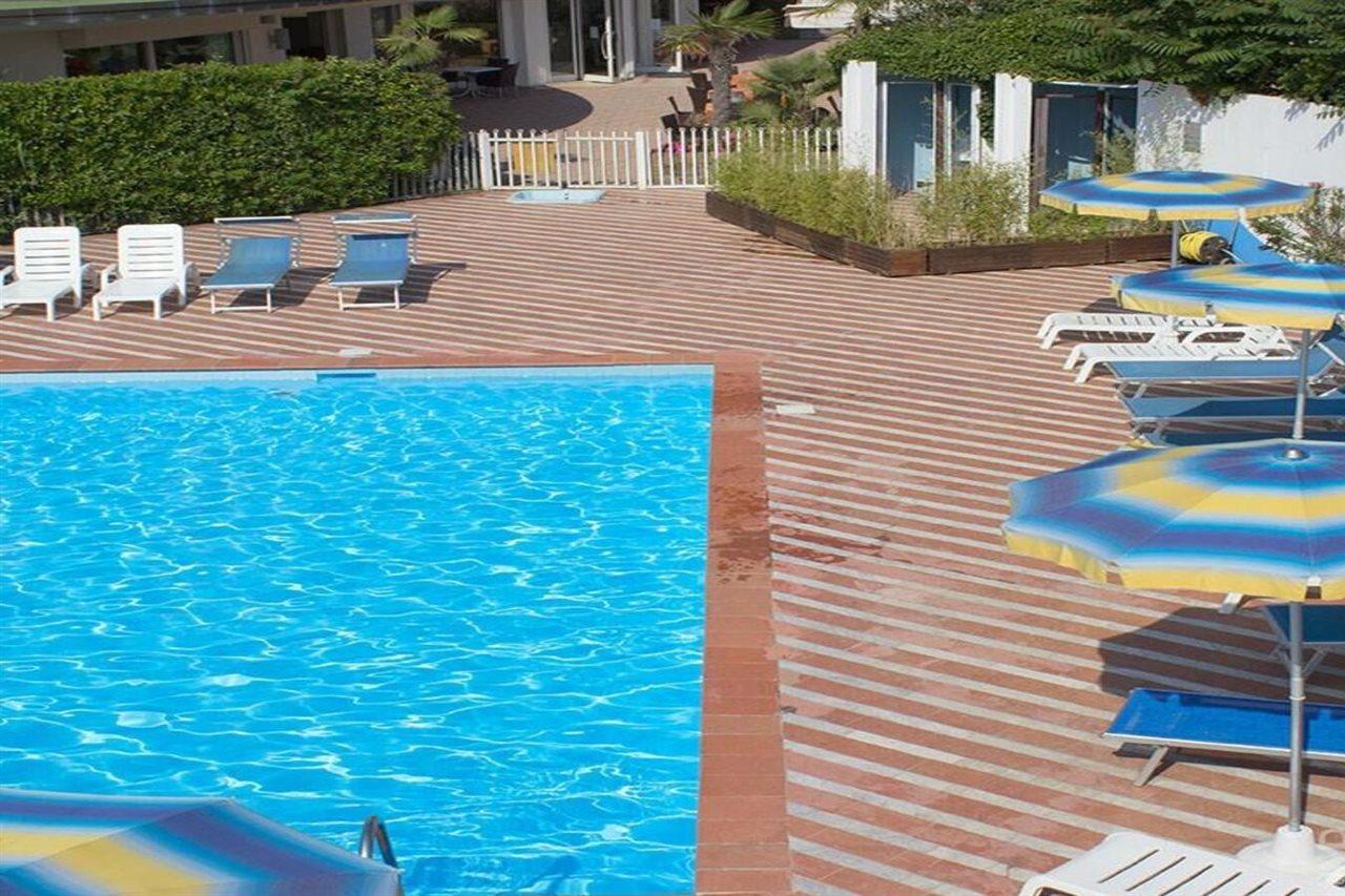 Hotel Bellevue Beach Milano Marittima Buitenkant foto