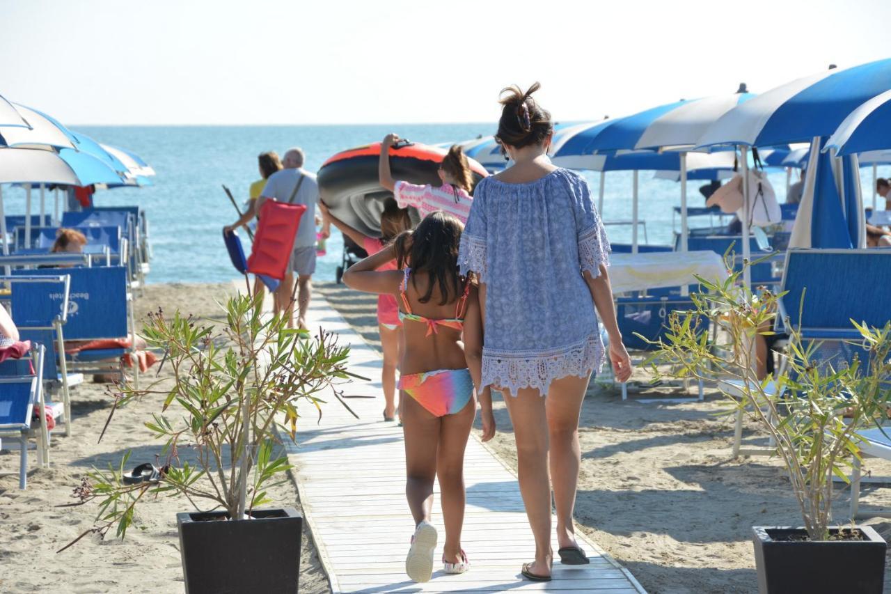 Hotel Bellevue Beach Milano Marittima Buitenkant foto