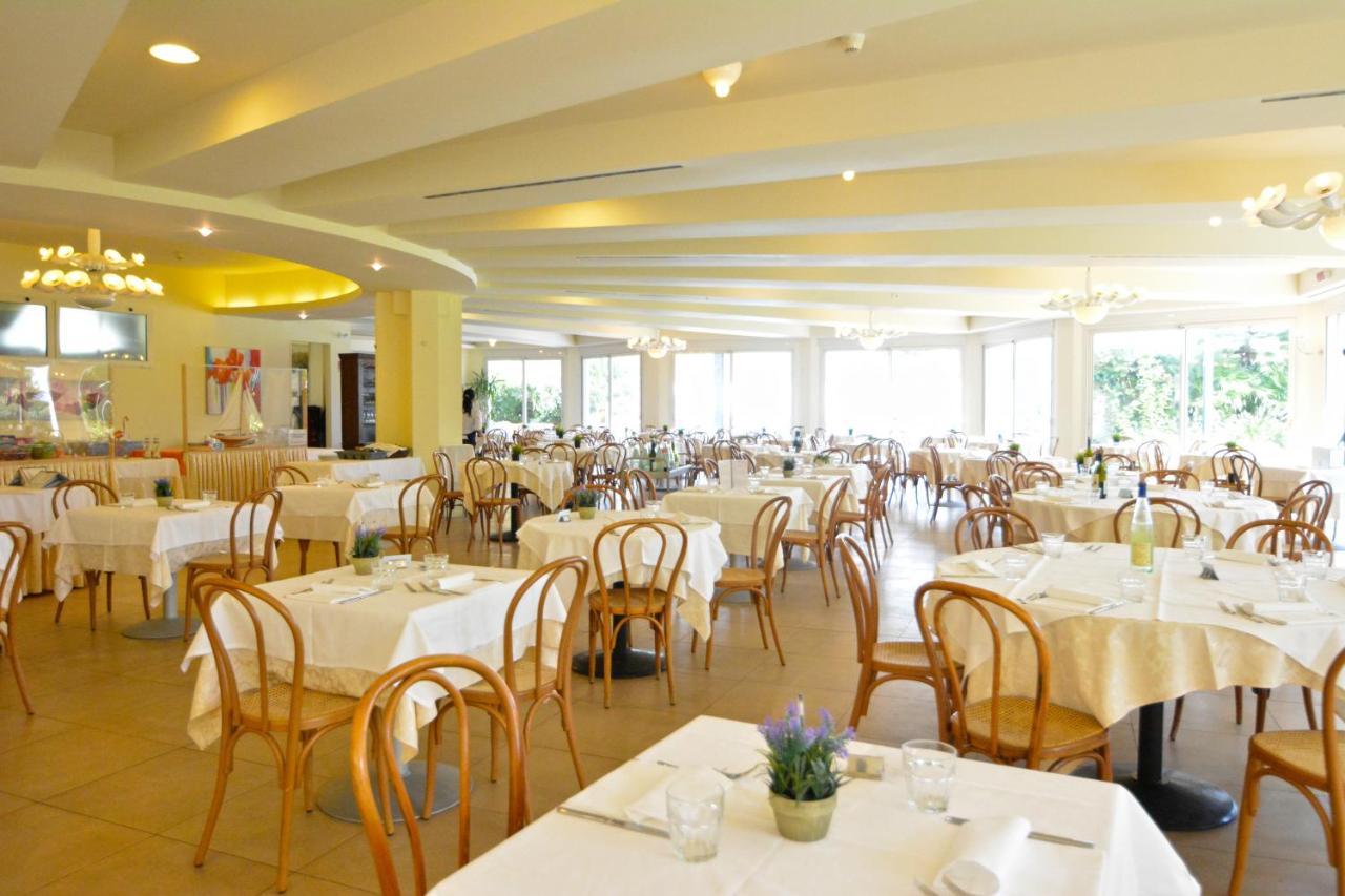 Hotel Bellevue Beach Milano Marittima Buitenkant foto