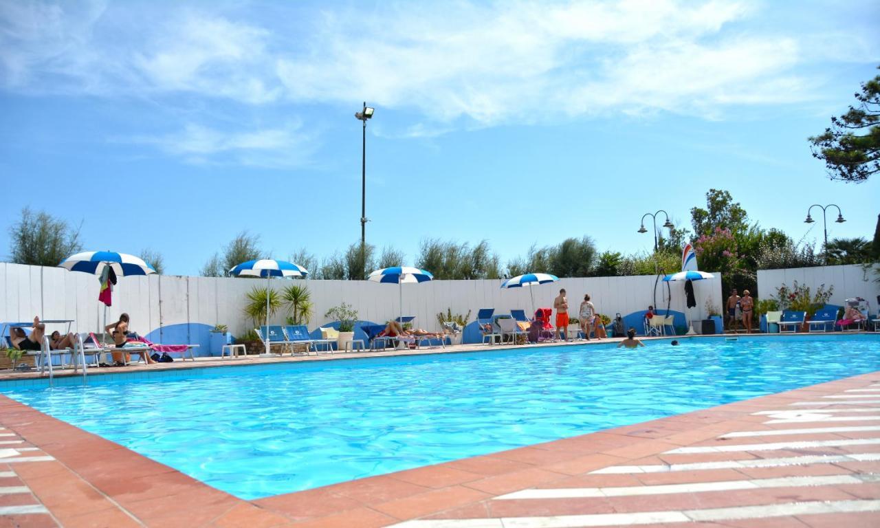 Hotel Bellevue Beach Milano Marittima Buitenkant foto