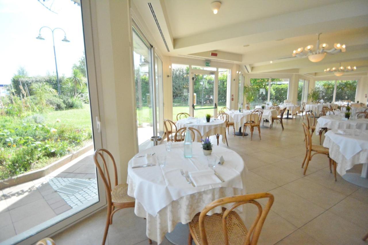 Hotel Bellevue Beach Milano Marittima Buitenkant foto