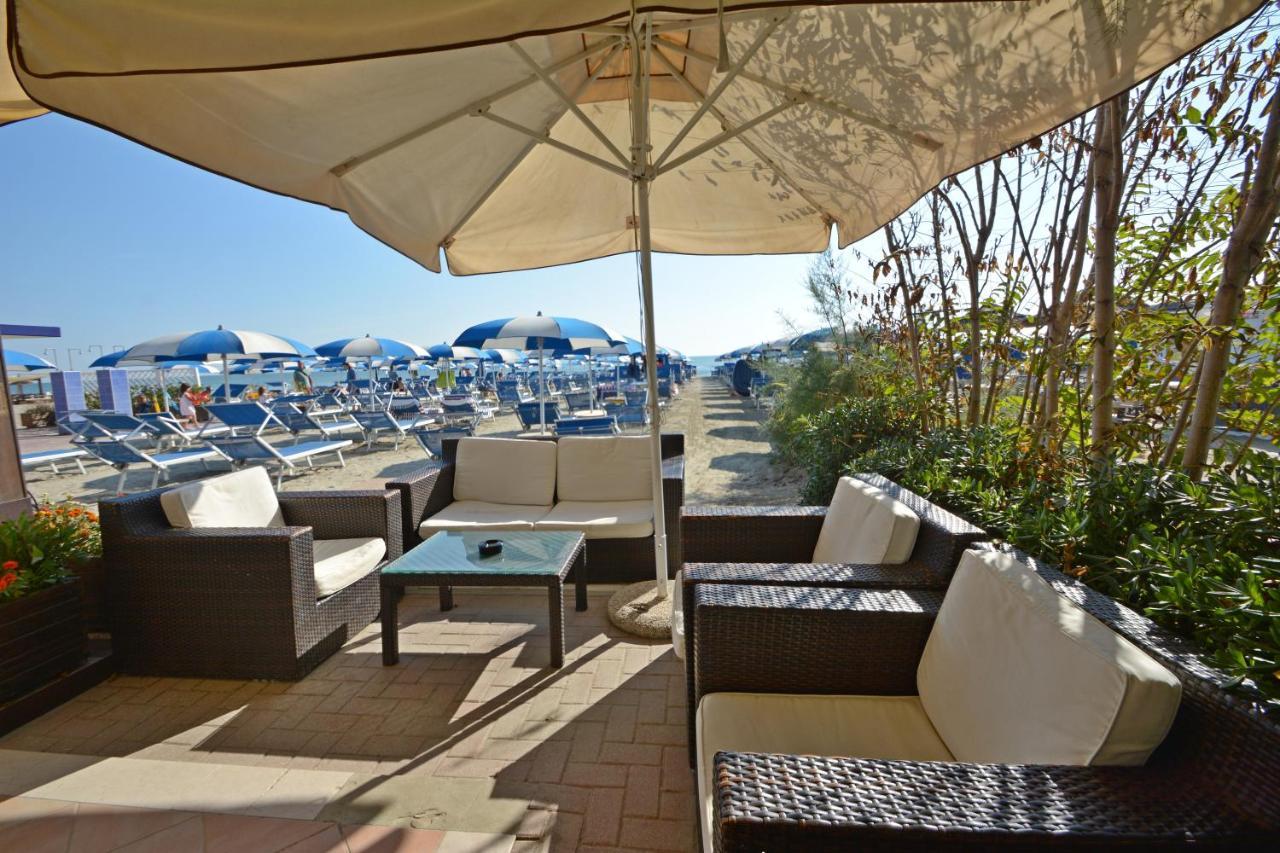 Hotel Bellevue Beach Milano Marittima Buitenkant foto