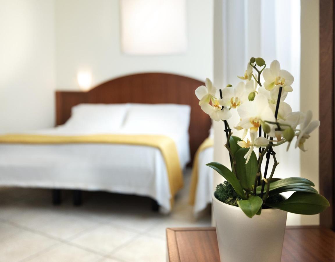 Hotel Bellevue Beach Milano Marittima Buitenkant foto