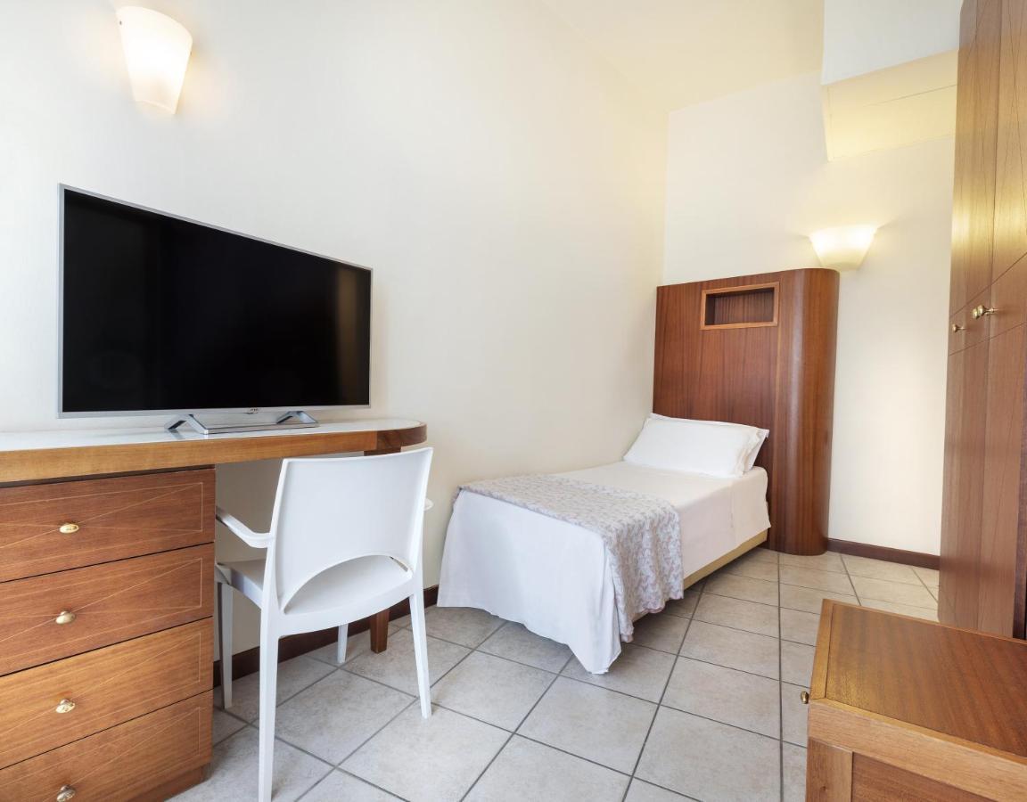 Hotel Bellevue Beach Milano Marittima Buitenkant foto