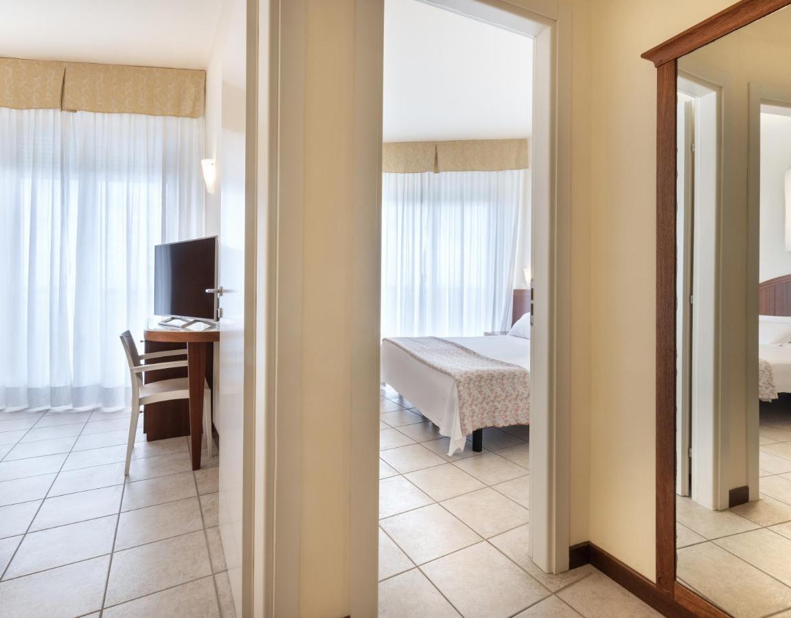 Hotel Bellevue Beach Milano Marittima Buitenkant foto