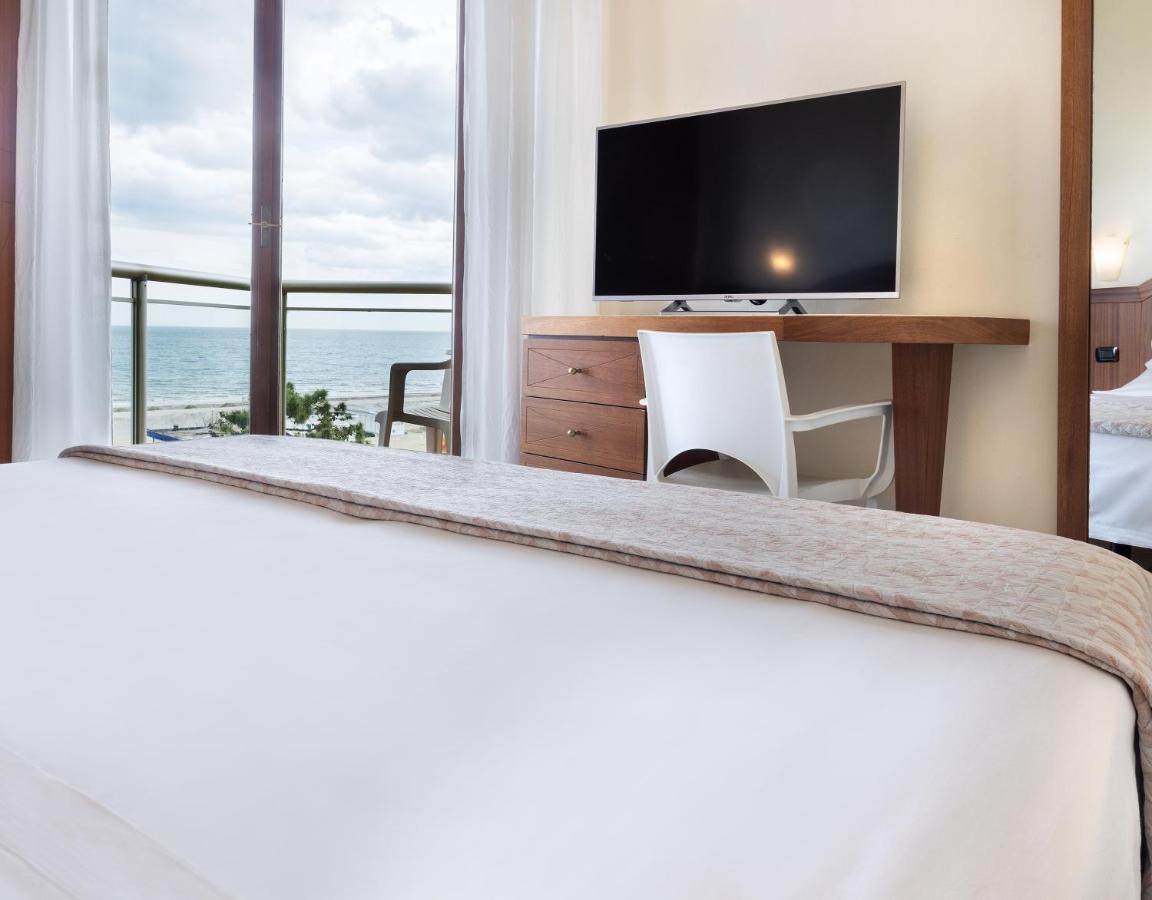 Hotel Bellevue Beach Milano Marittima Buitenkant foto