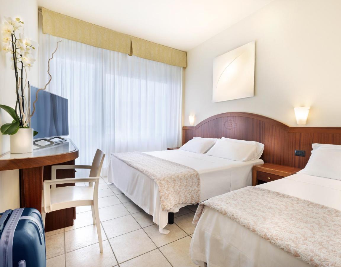 Hotel Bellevue Beach Milano Marittima Buitenkant foto