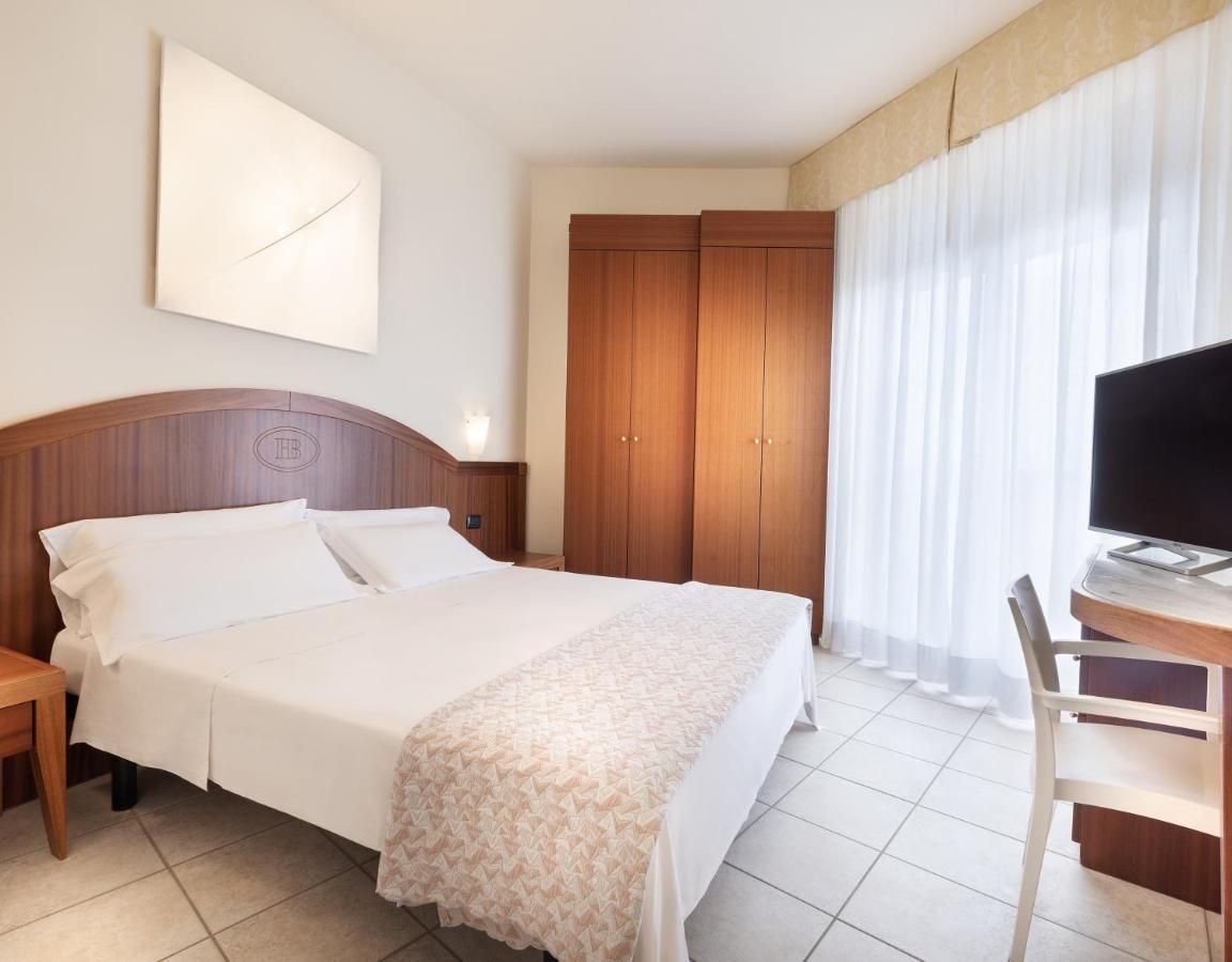 Hotel Bellevue Beach Milano Marittima Buitenkant foto
